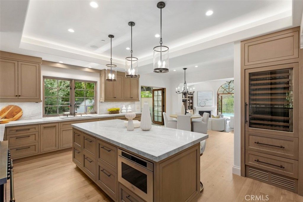 Chandelier, Dining room, Interior, Kitchen, Living room, Pendant Lights, Recessed Lighting, Wood Texture Flooring