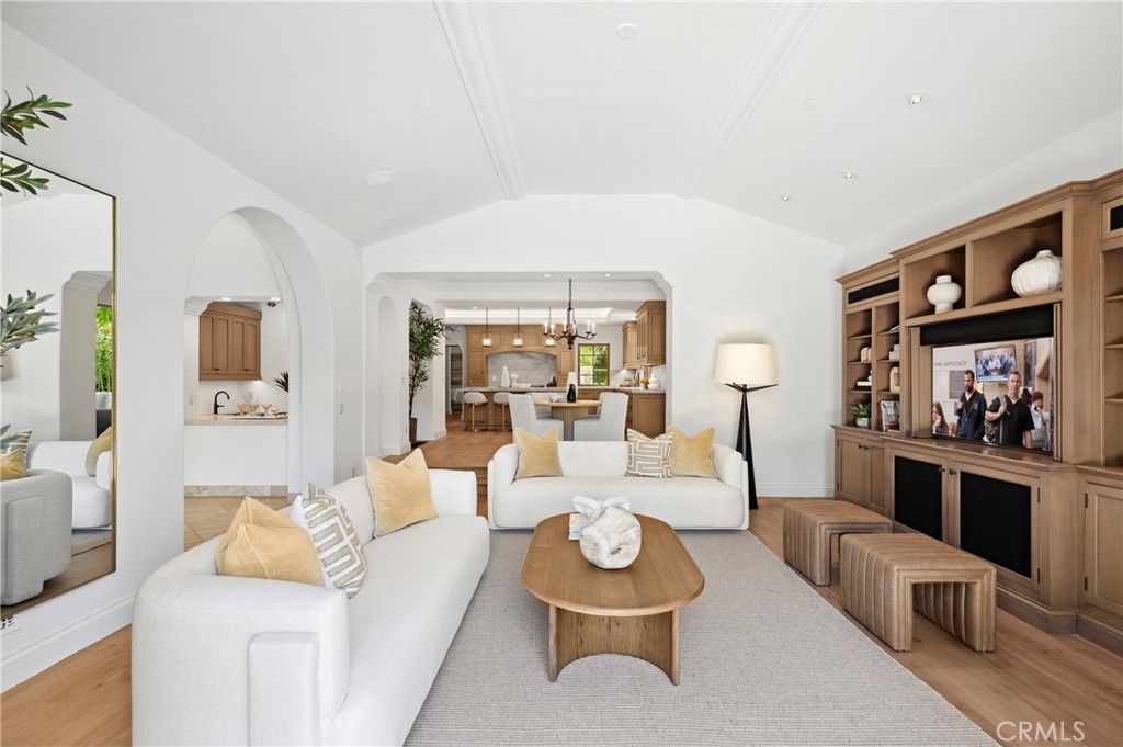 Dining room, Interior, Kitchen, Living room, Pendant Lights, Recessed Lighting, Wood Texture Flooring