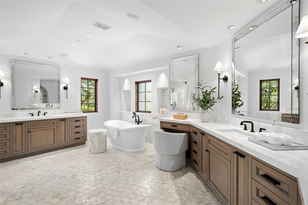 Bathroom, Dual Sink Vanities, Free Standing Baths, Interior, Recessed Lighting