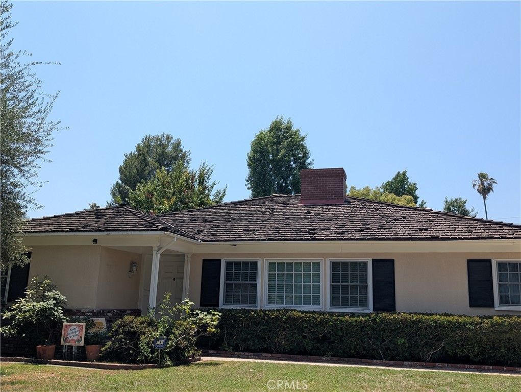 Backyard, Exterior, Facade, Ranch