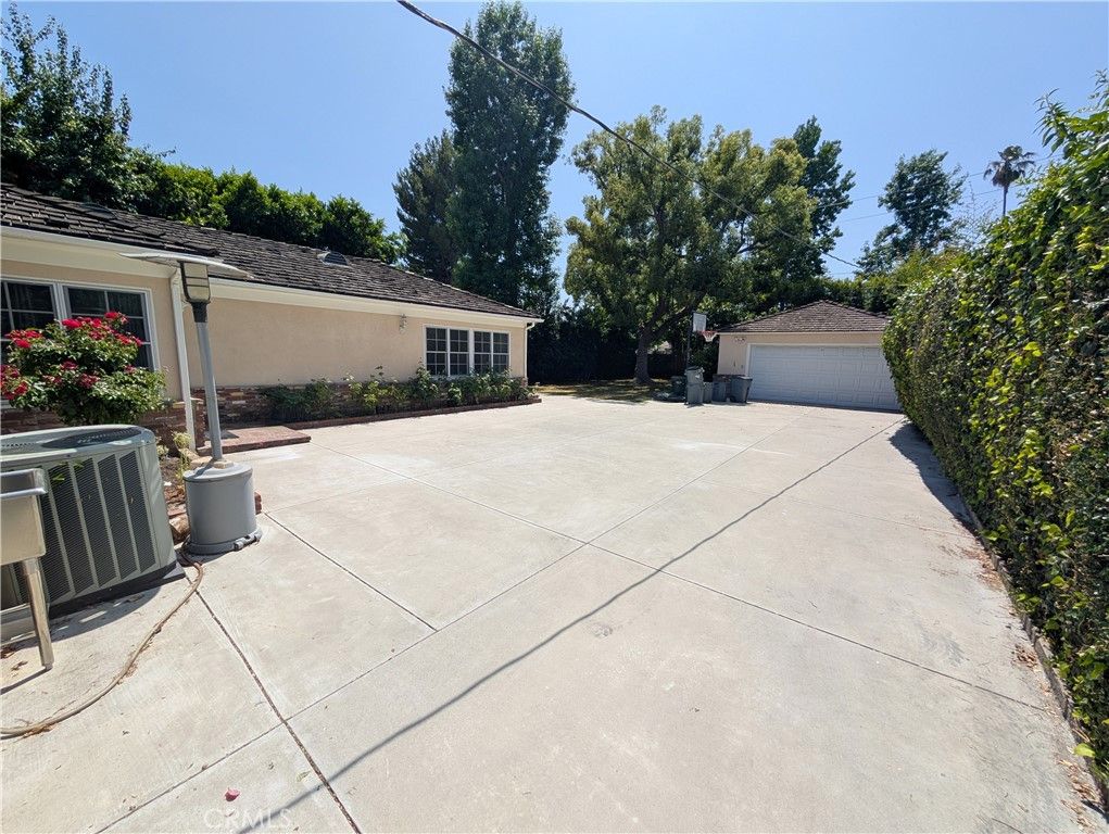 Backyard, Detached Garage, Exterior