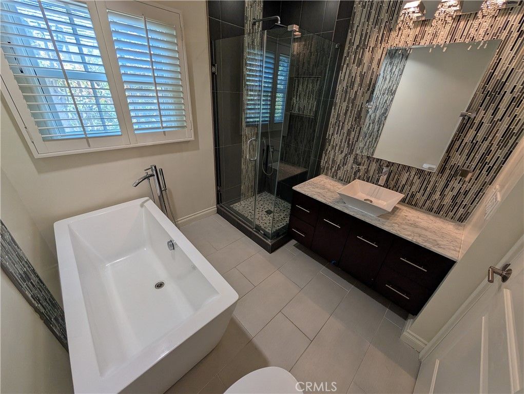 Bathroom, Dual Sink Vanities, Glass Shower, Interior