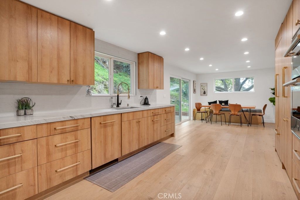 Dining room, Interior, Kitchen, Recessed Lighting, Wood Texture Flooring