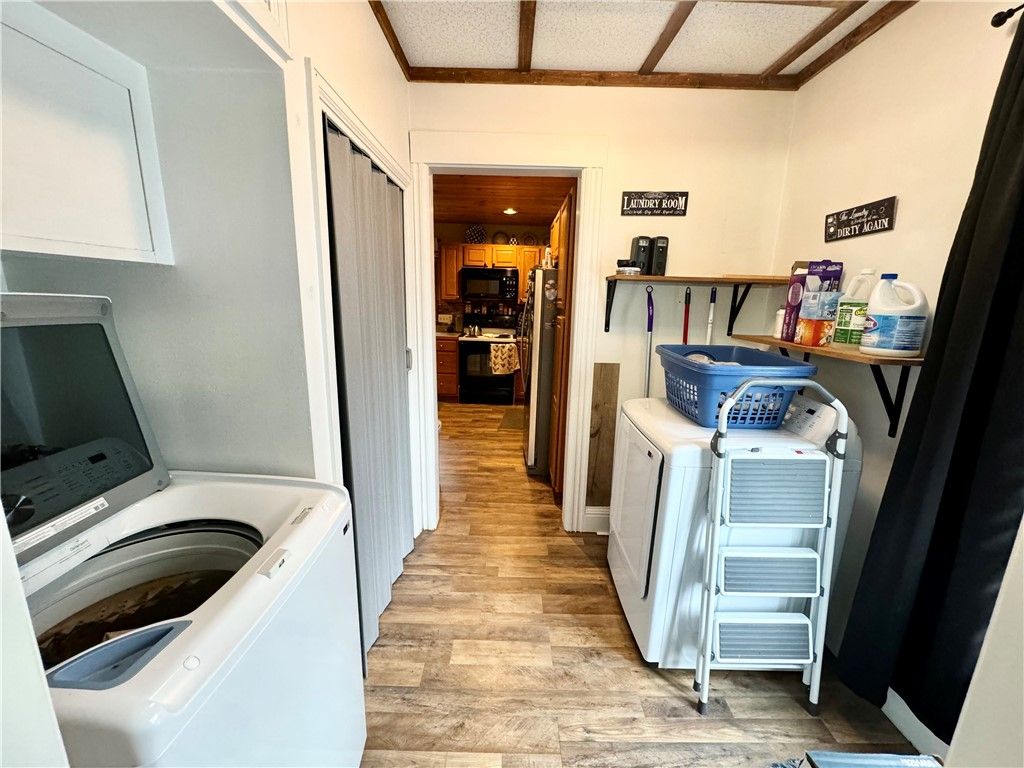 Interior, Recessed Lighting, Utility Closets, Washer, Wood Texture Flooring