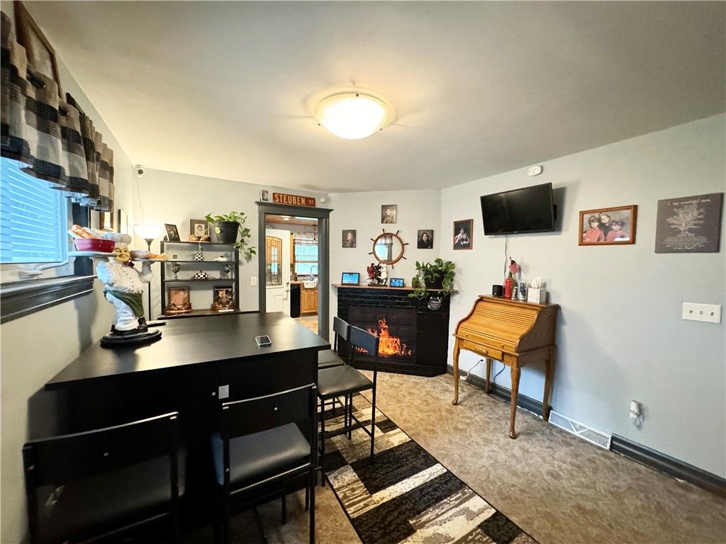 Dining room, Fireplace, Interior