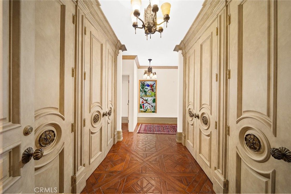 Chandelier, Interior, Wood Texture Flooring