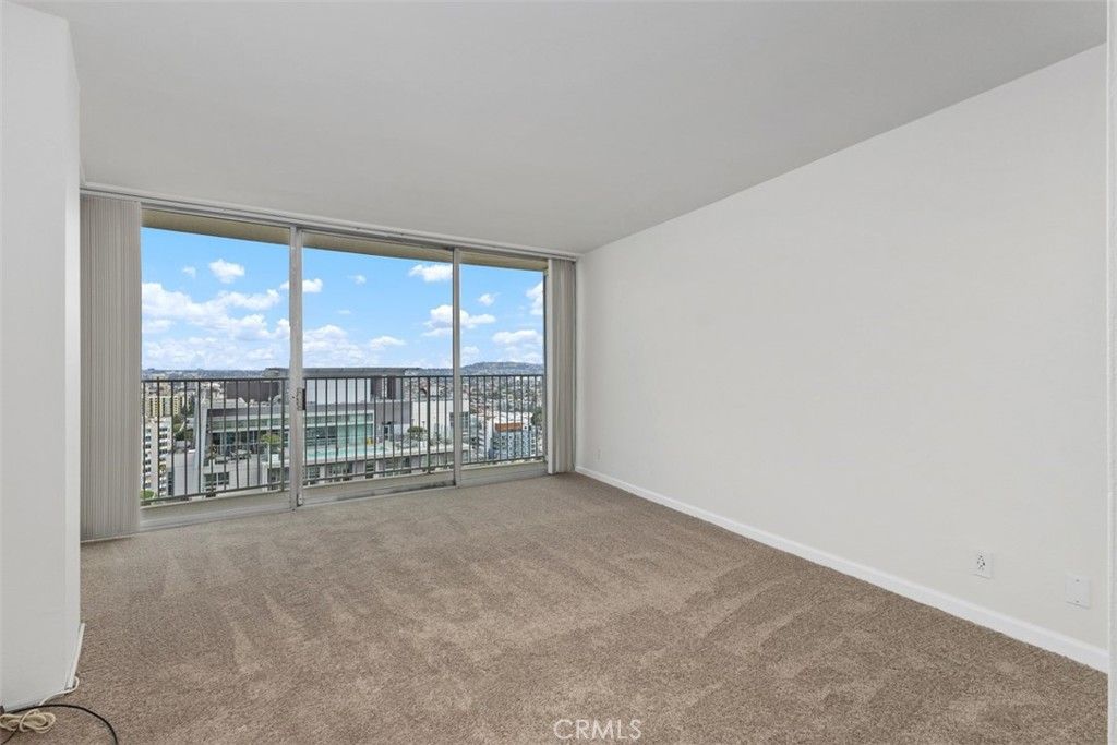 Empty room, Interior, Water