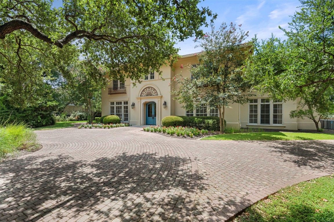 Backyard, Exterior, Facade, French Provincial