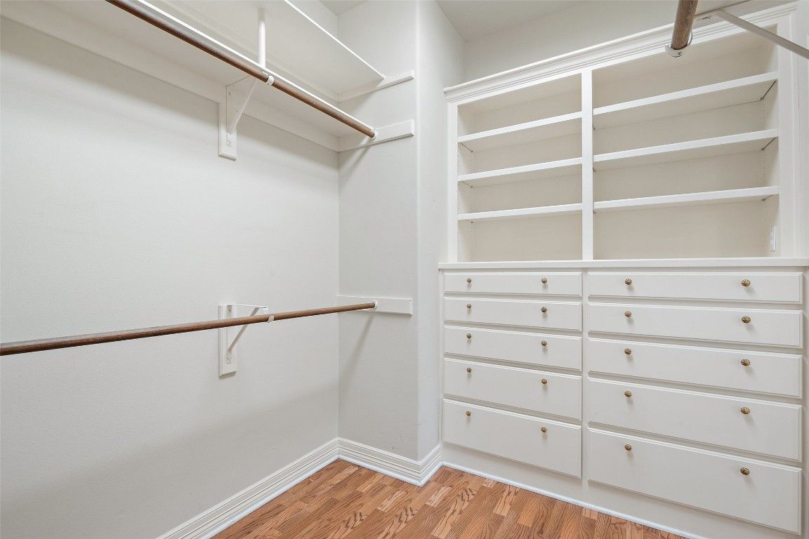 Interior, Walk-in Closets, Wood Texture Flooring