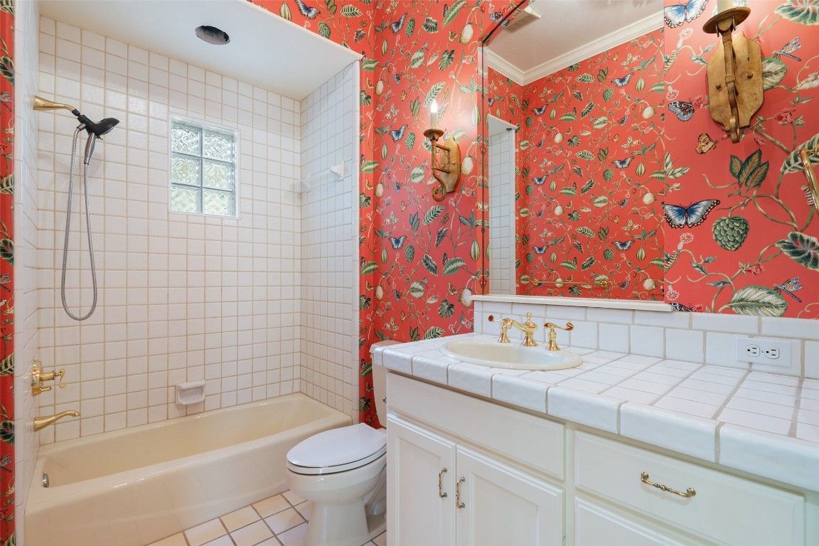 Bathroom, Interior, Tile Countertops