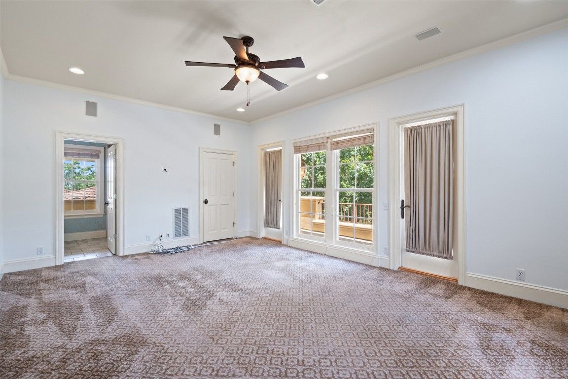 Empty room, Interior, Recessed Lighting