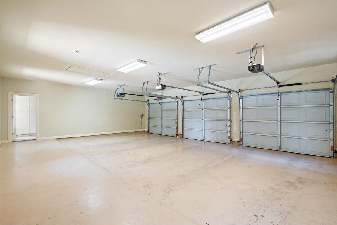Garage, Interior