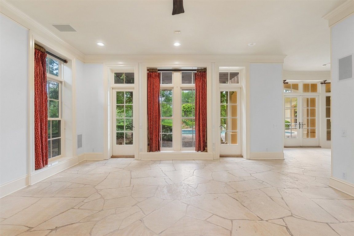 Empty room, Interior, Recessed Lighting