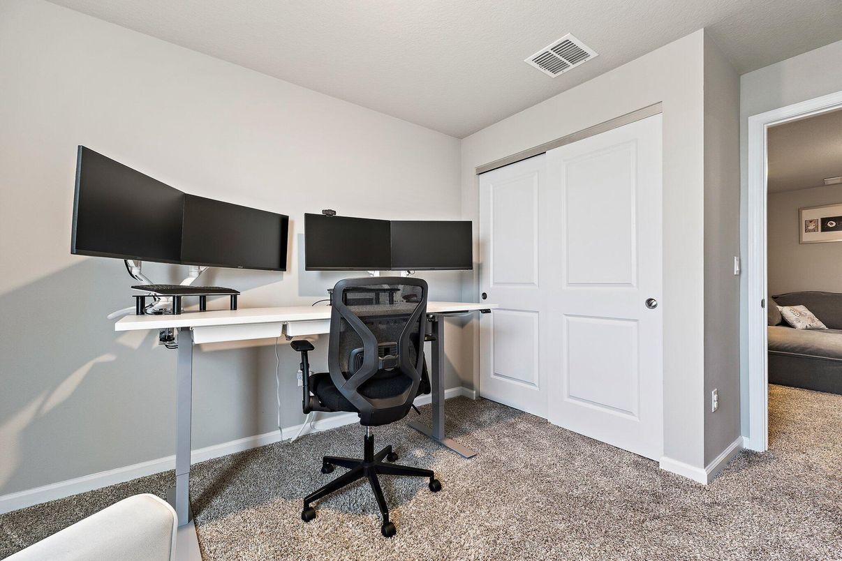 Home Office, Interior