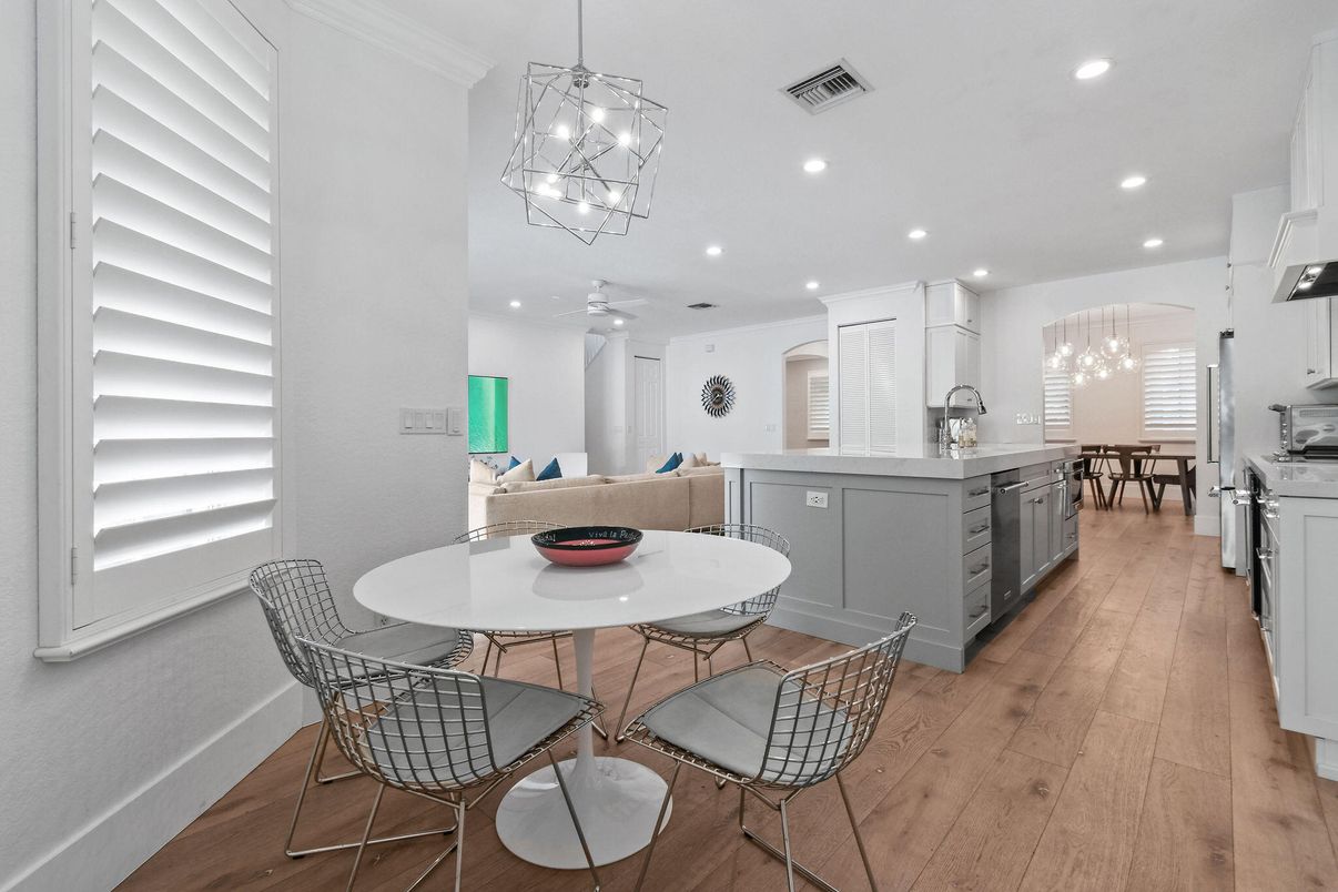 Dining room, Interior, Kitchen, Pendant Lights, Recessed Lighting, Wood Texture Flooring