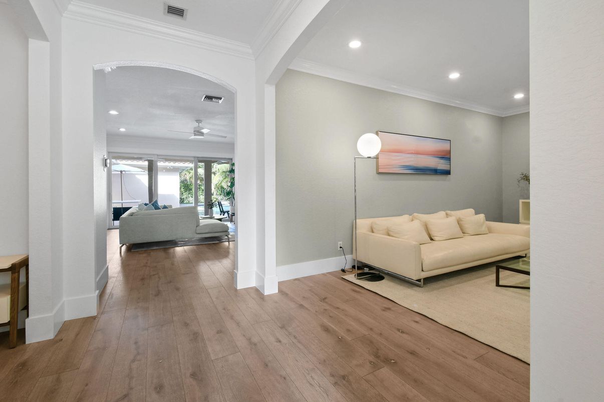 Interior, Living room, Recessed Lighting, Wood Texture Flooring