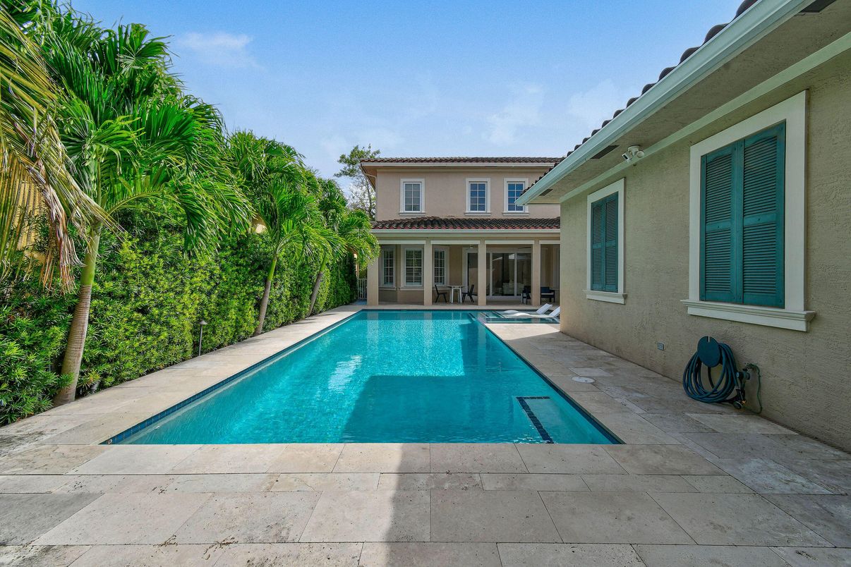 Exterior, Pool