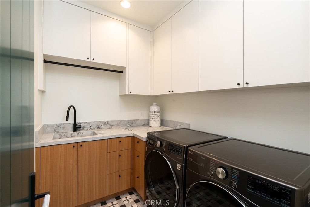 Interior, Recessed Lighting, Washer