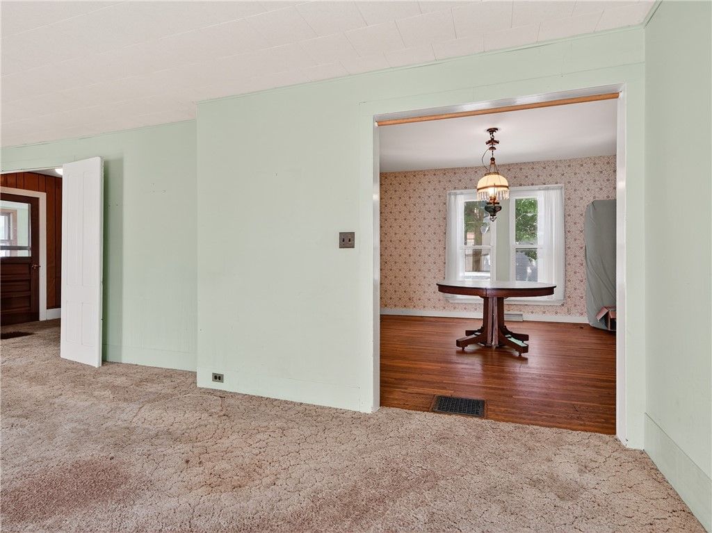 Empty room, Interior, Pendant Lights, Wood Texture Flooring