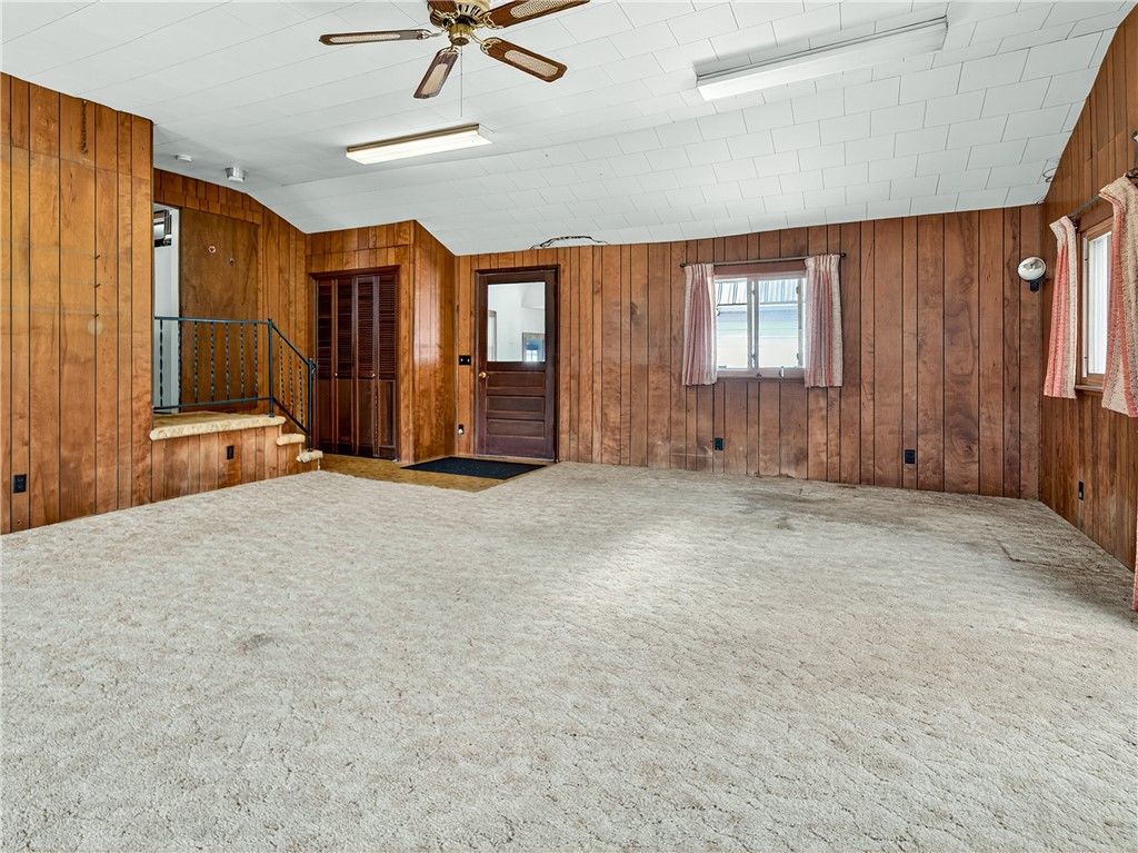Empty room, Interior, Wooden Walls