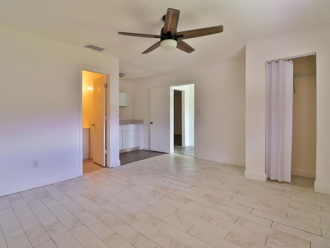Bathroom, Empty room, Interior