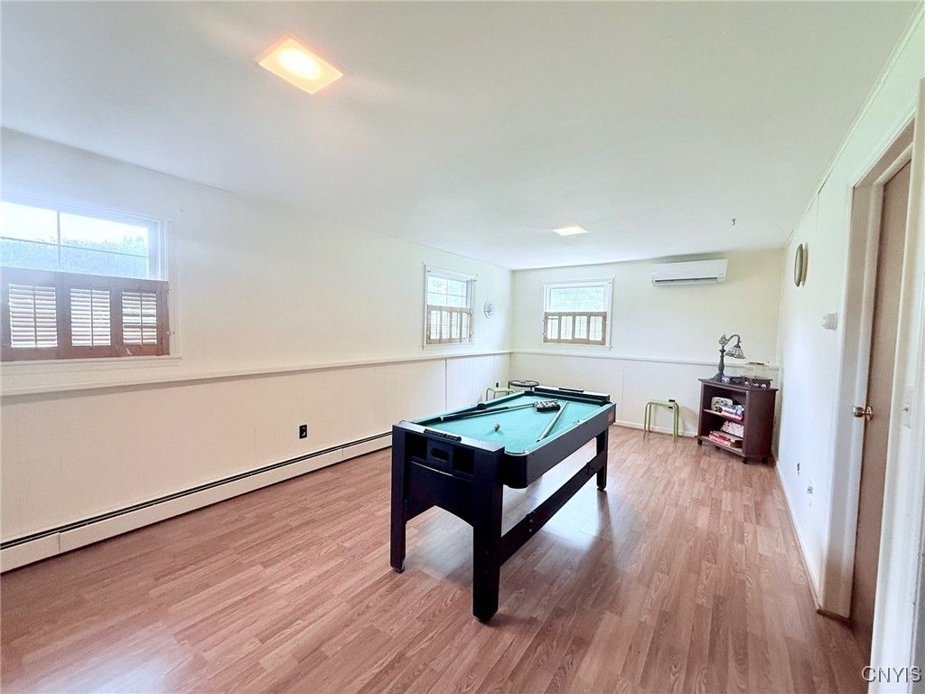 Billiard Table, Game Room, Interior, Wood Texture Flooring