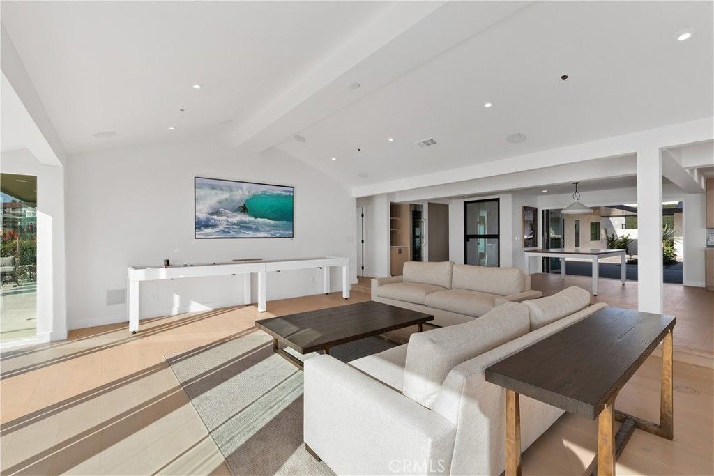 Interior, Living room, Pendant Lights, Recessed Lighting, Wood Texture Flooring