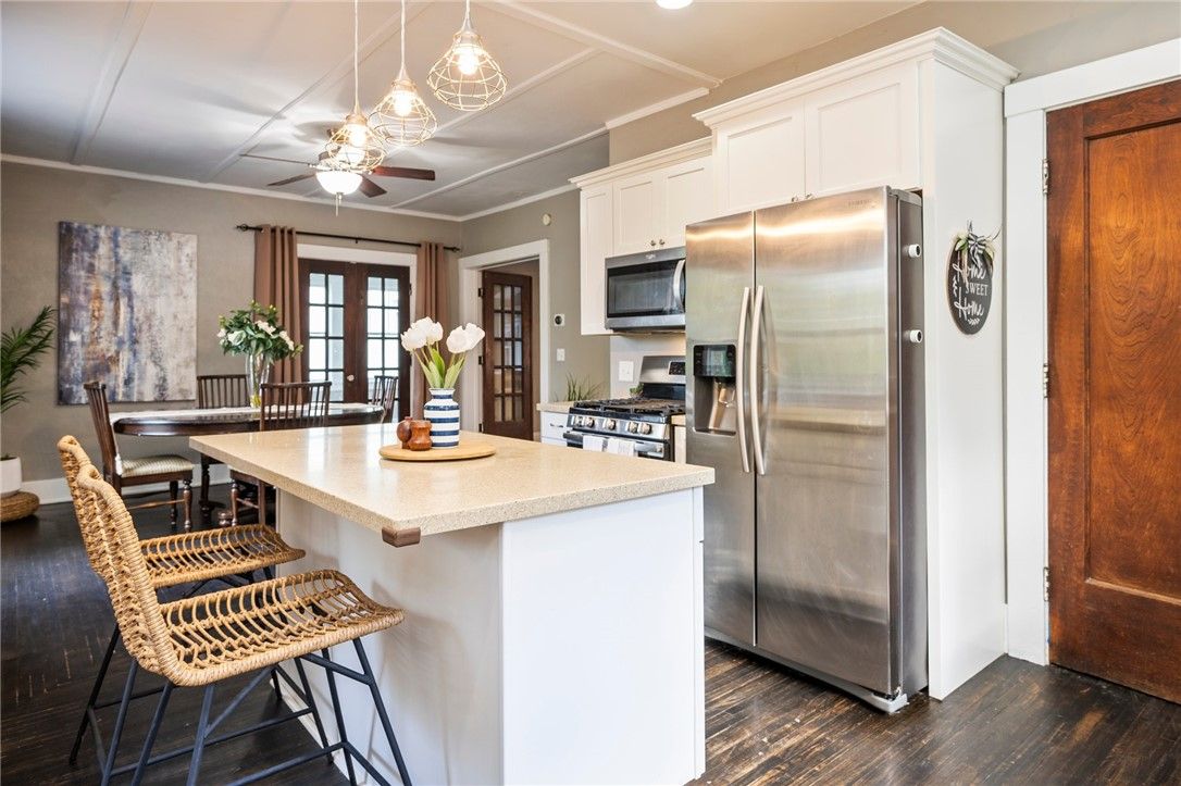 Dining room, Interior, Kitchen, Recessed Lighting, Stainless Steel Appliances, Wood Texture Flooring