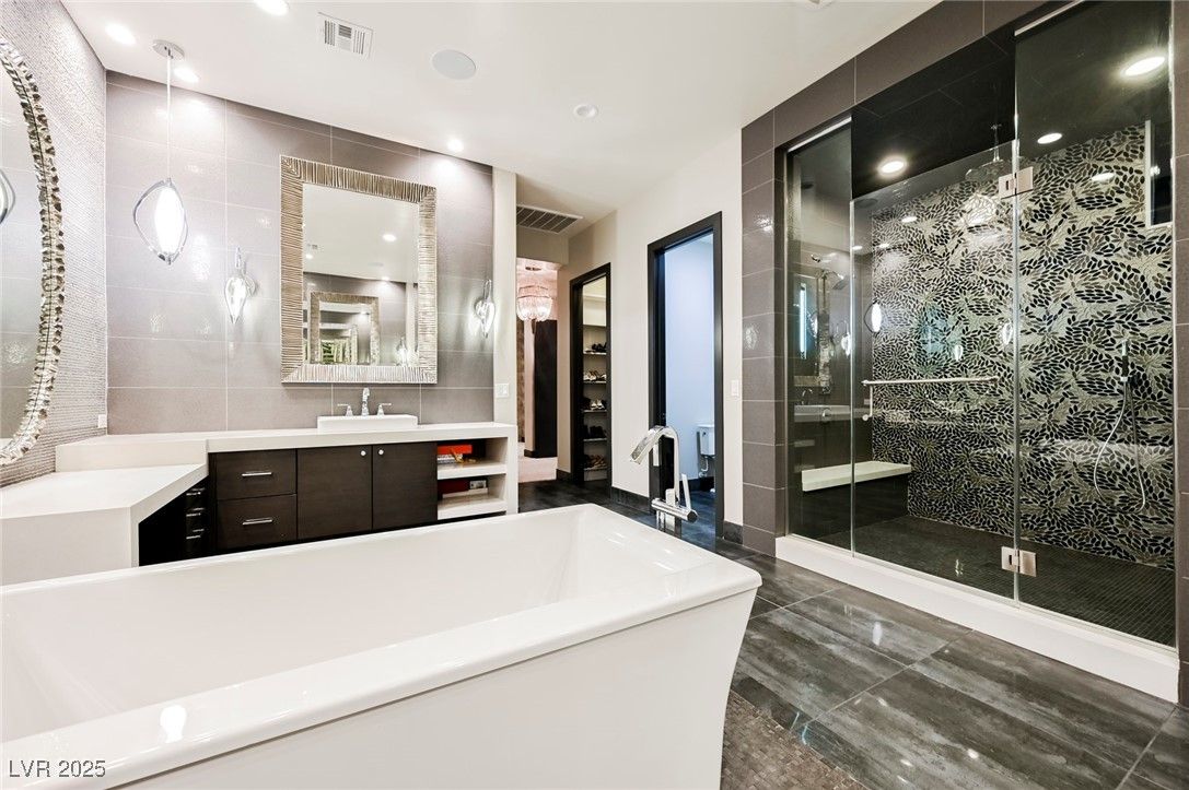 Bathroom, Dual Sink Vanities, Free Standing Baths, Glass Shower, Interior, Pendant Lights, Recessed Lighting