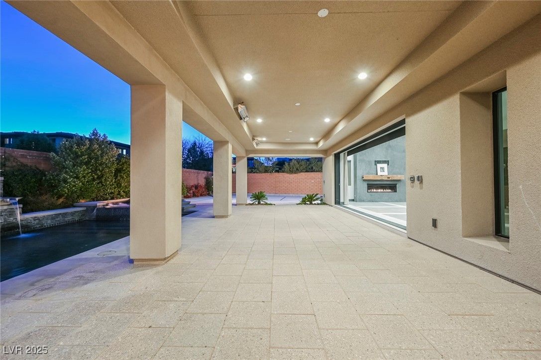Exterior, Pool, Recessed Lighting