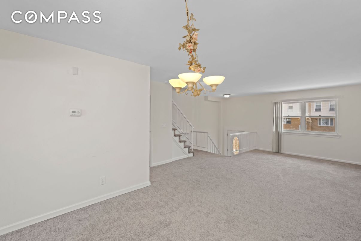 Chandelier, Empty room, Interior