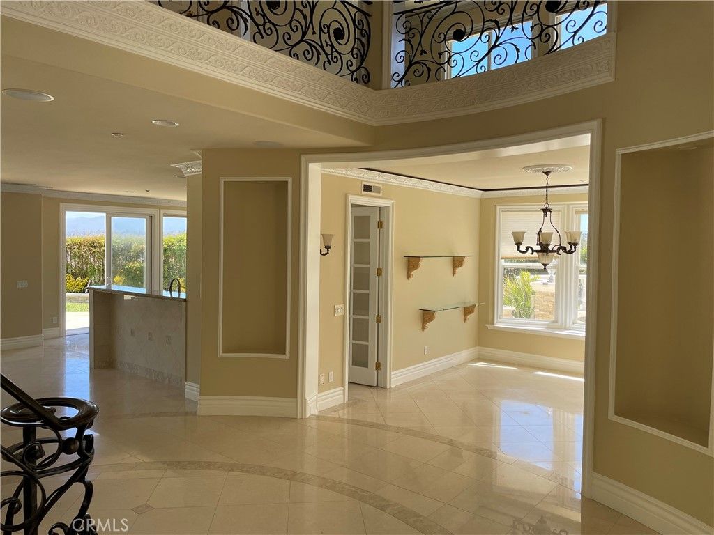 Chandelier, Empty room, Interior, Recessed Lighting