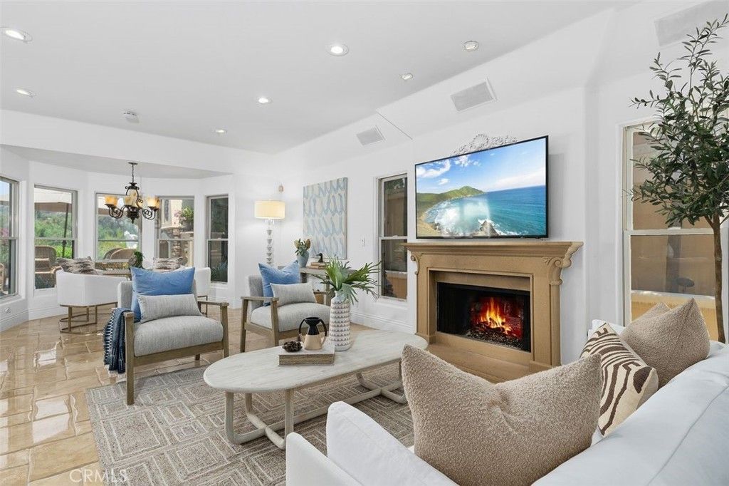 Chandelier, Dining room, Fireplace, Interior, Living room, Recessed Lighting