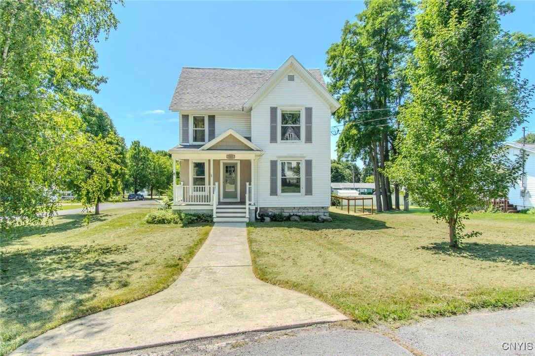 Backyard, Exterior, Facade, Farmhouse