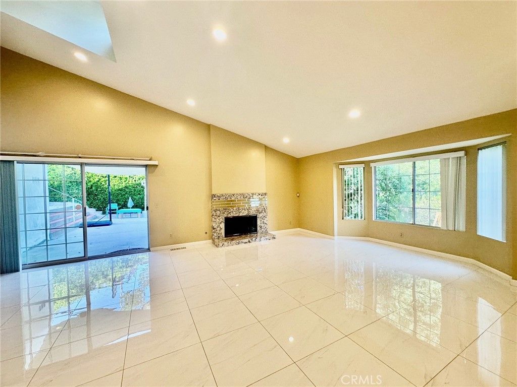 Empty room, Fireplace, Interior, Recessed Lighting