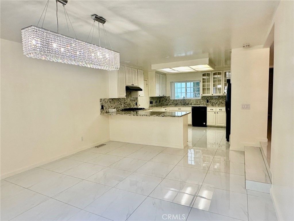 Chandelier, Interior, Kitchen