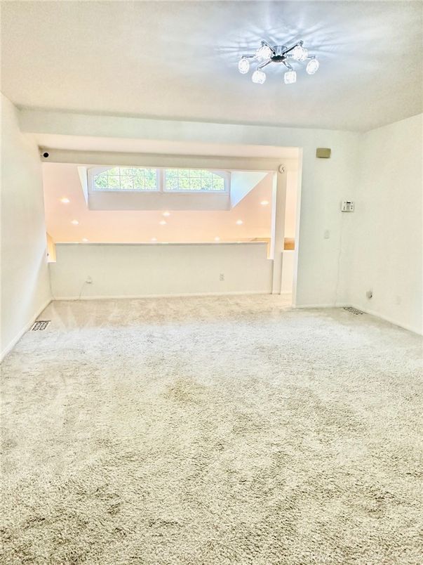 Empty room, Interior, Recessed Lighting