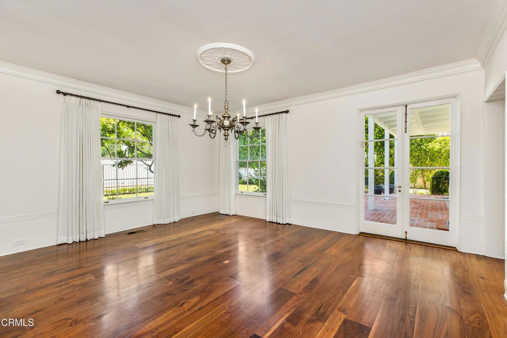 Chandelier, Empty room, Interior, Wood Texture Flooring