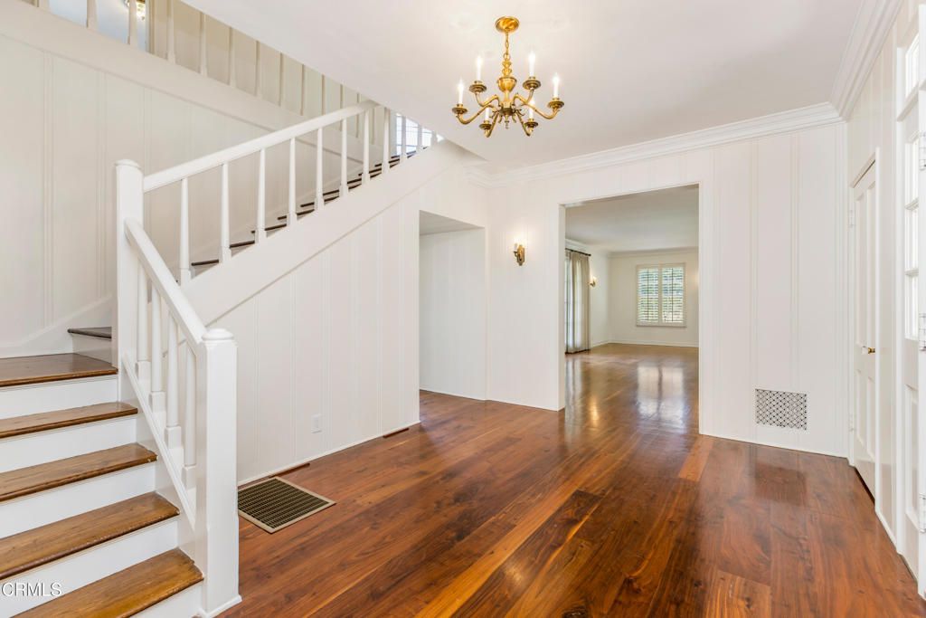 Chandelier, Interior, Wood Texture Flooring
