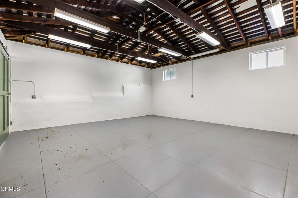 Empty room, Interior, Wooden Beams