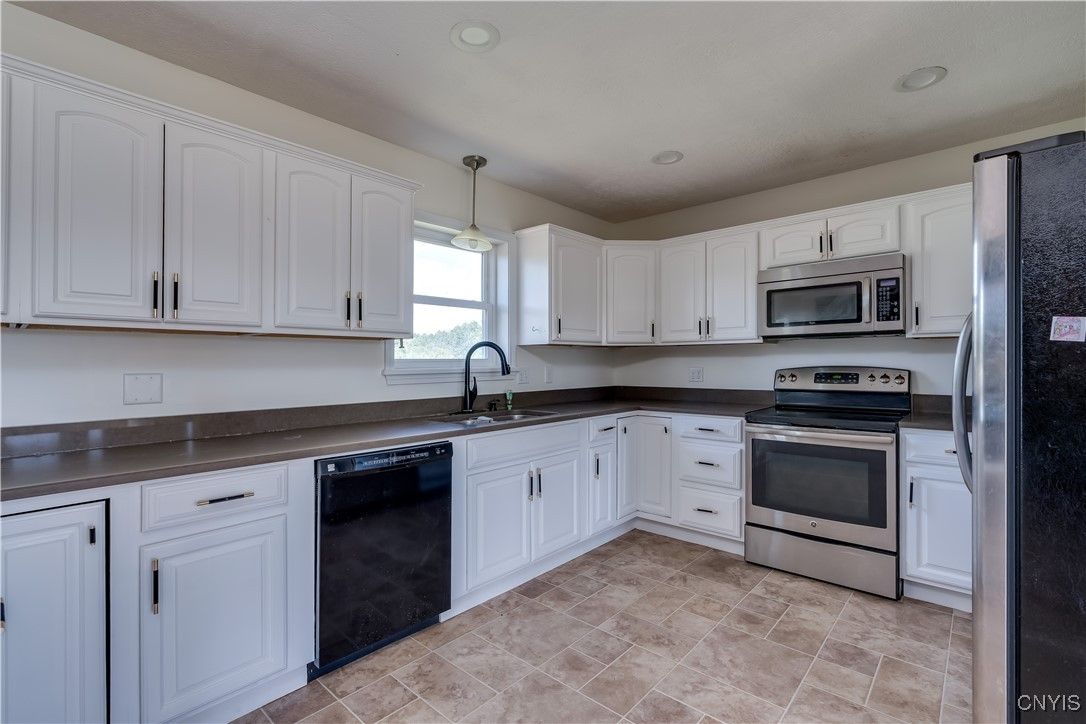 Interior, Kitchen, Pendant Lights, Recessed Lighting, Stainless Steel Appliances