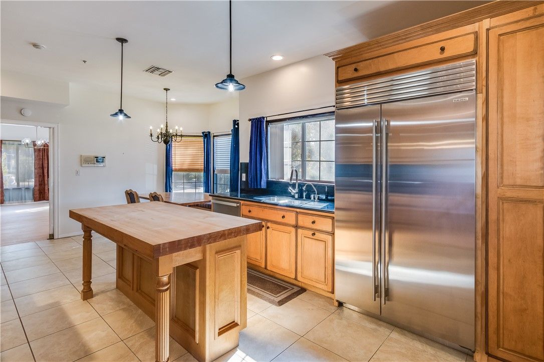 Dining room, Interior, Kitchen, Pendant Lights, Recessed Lighting, Stainless Steel Appliances