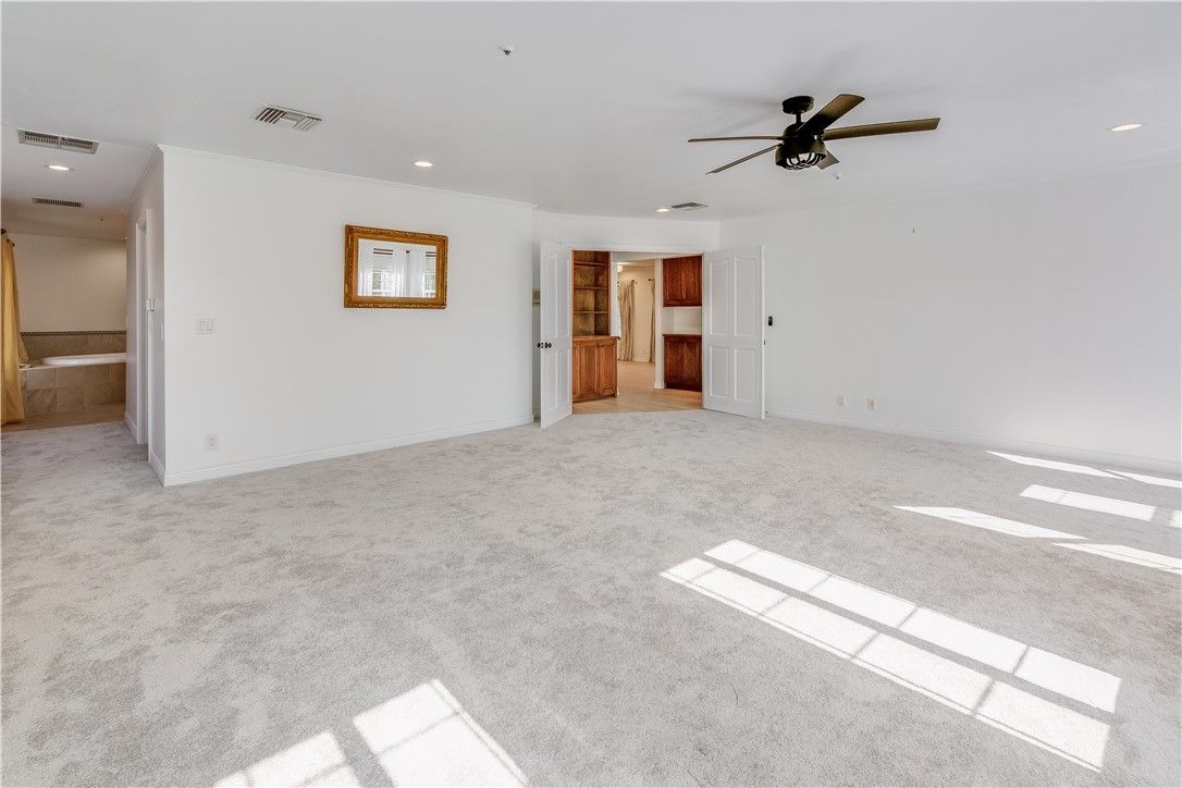 Bathroom, Empty room, Interior, Recessed Lighting
