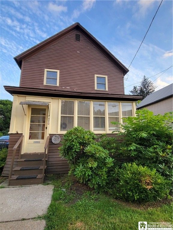 Exterior, Facade, Queen Anne Victorian