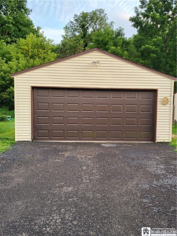 Detached Garage, Exterior