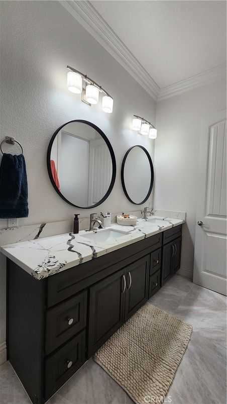 Bathroom, Dual Sink Vanities, Interior