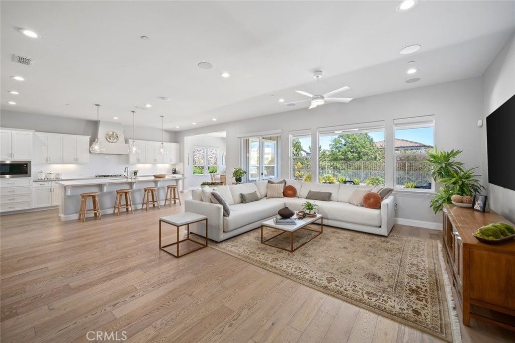Interior, Kitchen, Living room, Pendant Lights, Recessed Lighting, Wood Texture Flooring
