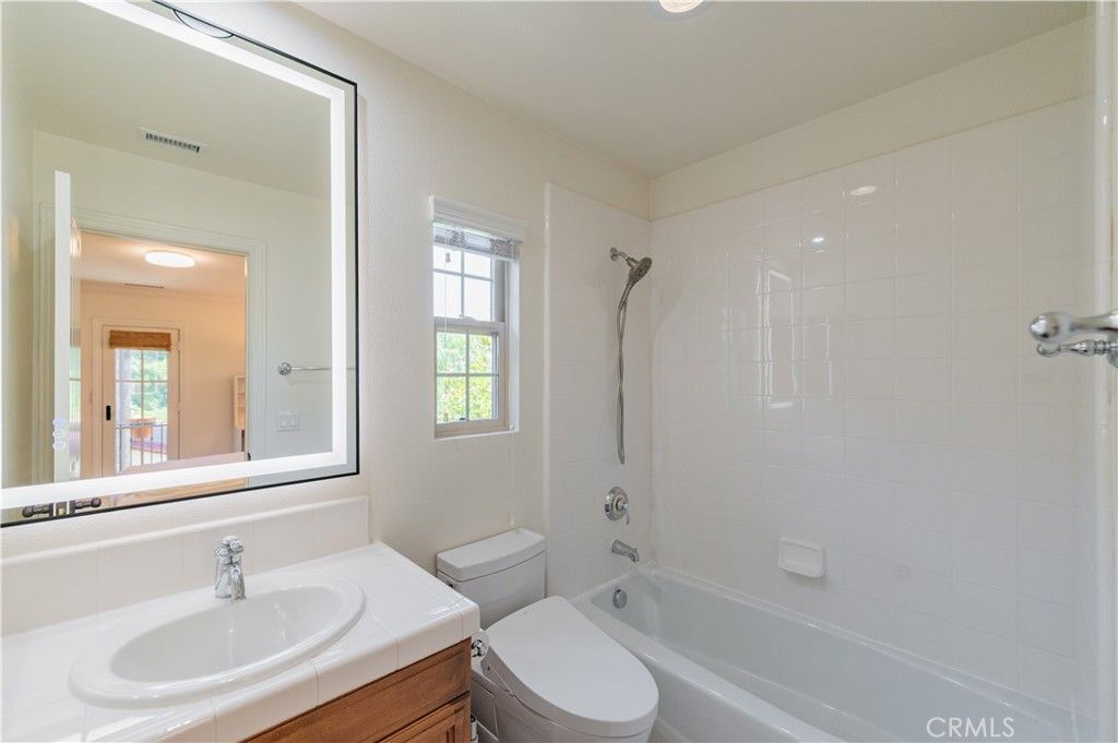 Bathroom, Interior, Tile Countertops