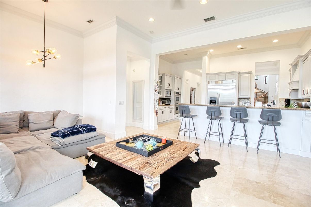 Interior, Kitchen, Living room, Pendant Lights, Recessed Lighting, Stainless Steel Appliances
