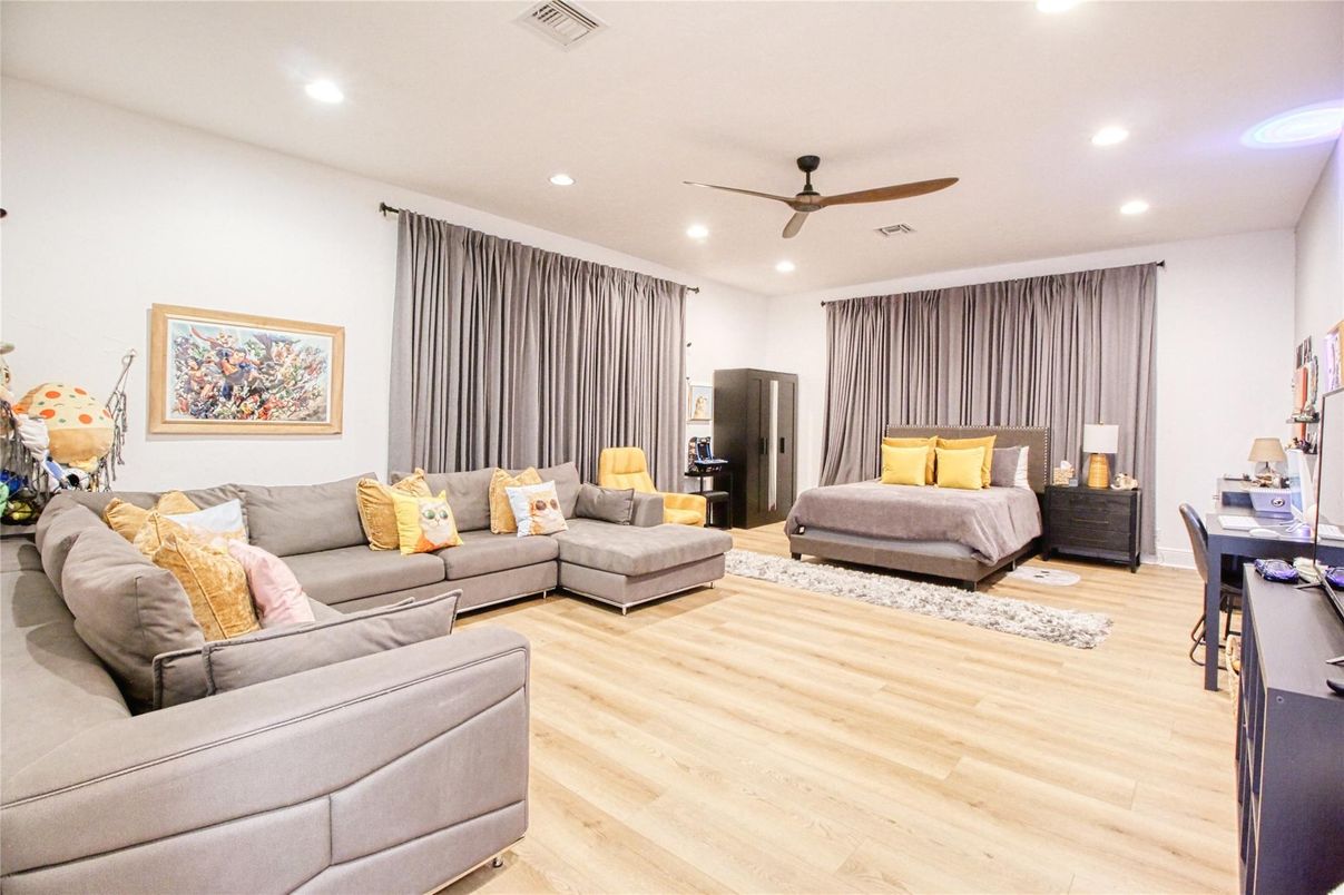Bedroom, Interior, Living room, Recessed Lighting, Wood Texture Flooring